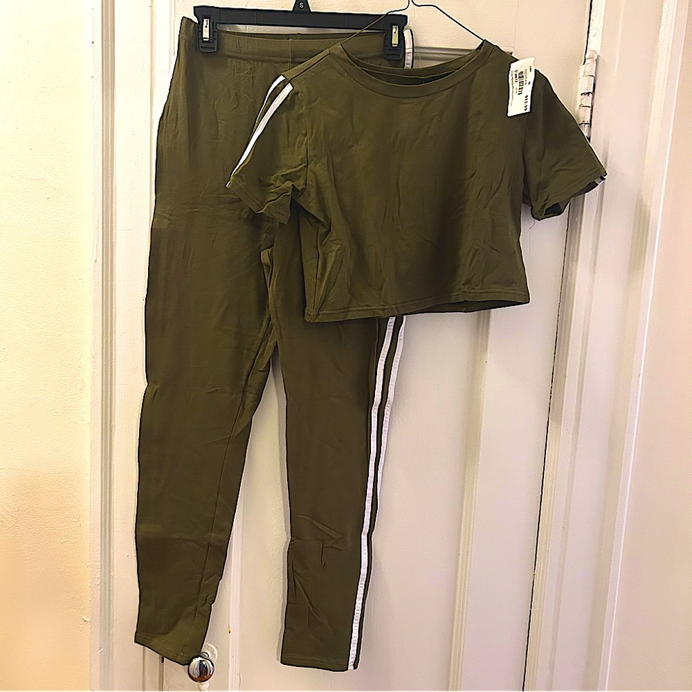 Olive & Cream Stretch outfit